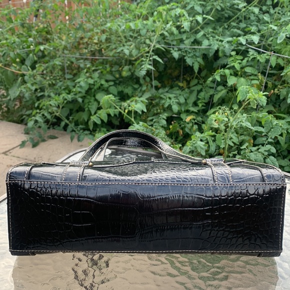Liz Claiborne Faux Crocodile Leather Bag - Picture 9 of 17